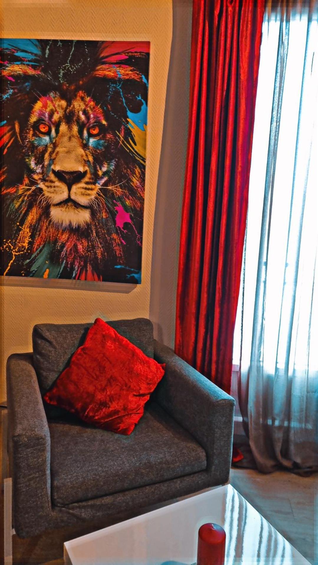 Apartment Centre *